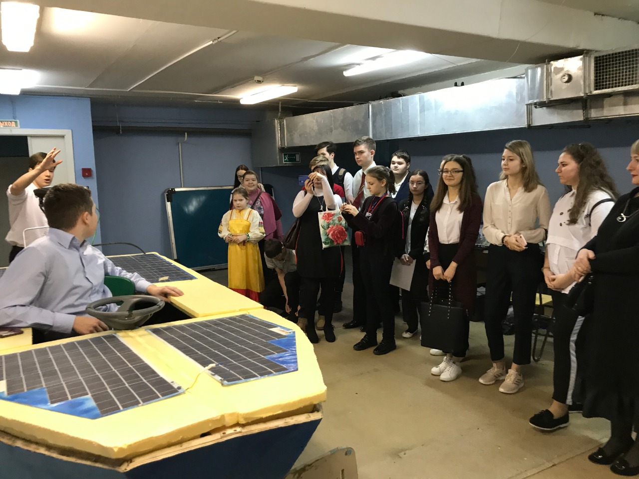 Демострация проекта на конкурс Юниор Исследовательское судно на солнечных батареях