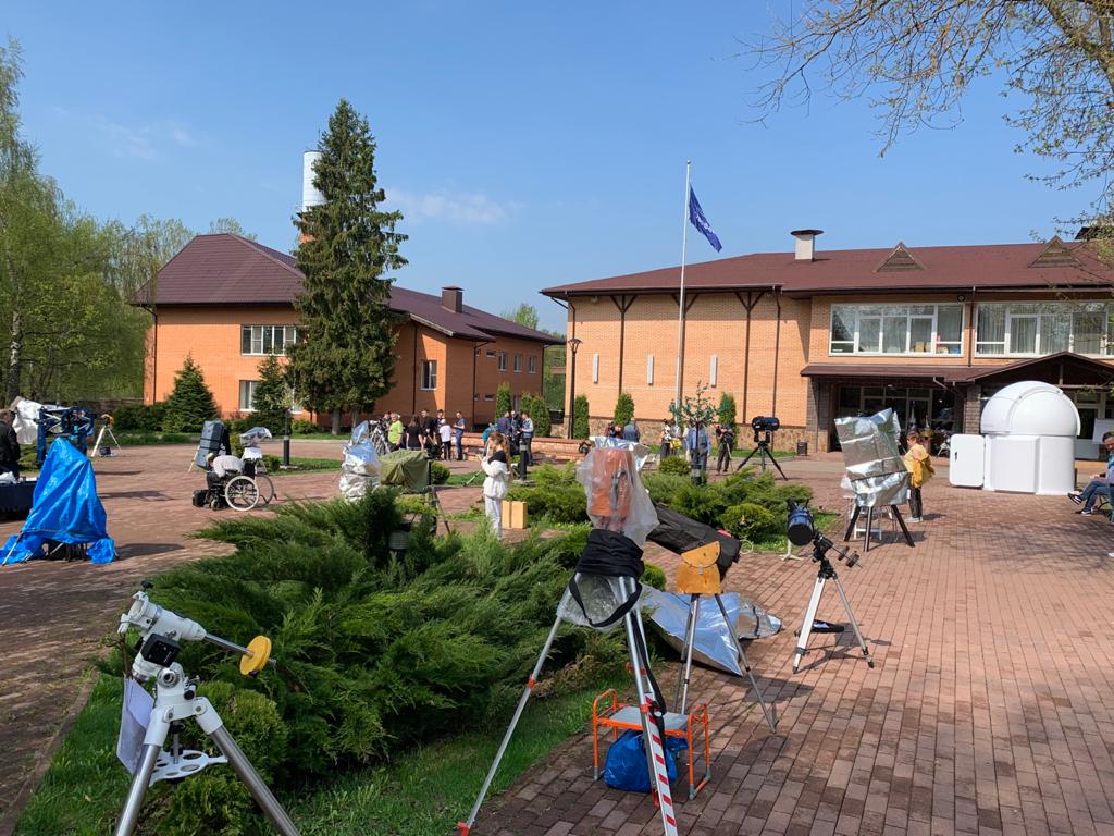 Площадка с телескопами